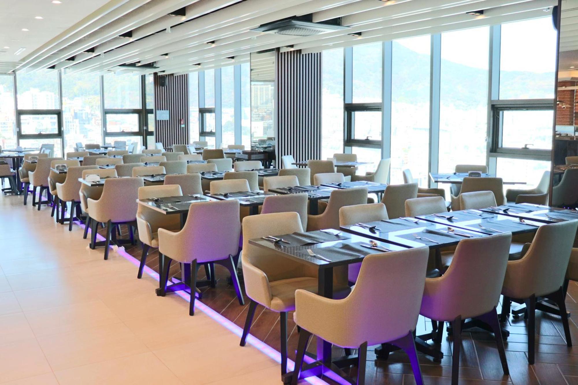 Ramada Encore By Wyndham Busan Station Екстериор снимка